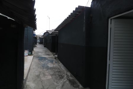 Casa para alugar com 25m², 1 quarto e sem vagaQuintal