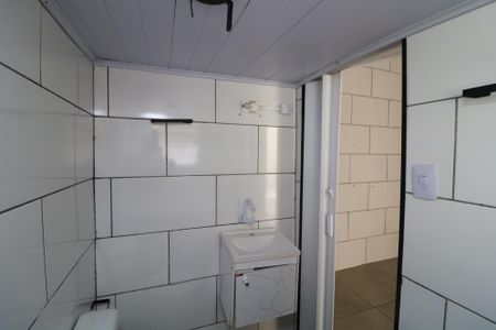 Banheiro de casa para alugar com 1 quarto, 25m² em Vila Bela, São Paulo
