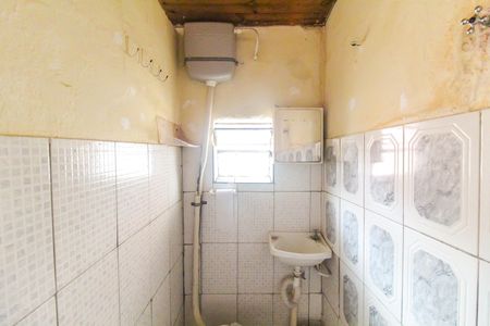 Banheiro de casa para alugar com 1 quarto, 25m² em Vila Taquari, São Paulo