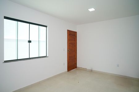 Sala de casa de condomínio para alugar com 2 quartos, 85m² em Itaipuaçu, Maricá