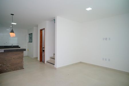 Casa de condomínio para alugar com 85m², 2 quartos e 1 vaga Casa de condomínio para alugar com 85m², 2 quartos e 1 vagaSala