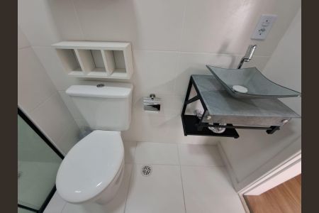 Banheiro de apartamento para alugar com 2 quartos, 41m² em Vila Osasco, Osasco