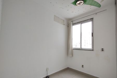 Apartamento à venda com 241m², 4 quartos e 2 vagas Apartamento à venda com 241m², 4 quartos e 2 vagasQuarto 2 - Armários