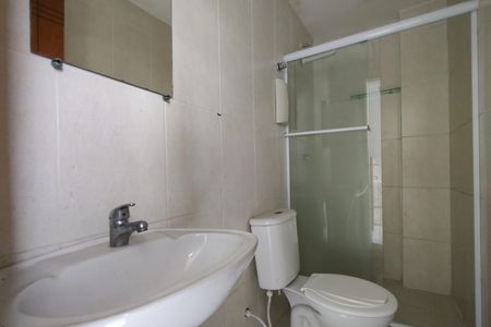 Apartamento à venda com 241m², 4 quartos e 2 vagas Apartamento à venda com 241m², 4 quartos e 2 vagasBanheiro de Serviço