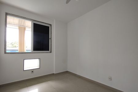 Apartamento à venda com 241m², 4 quartos e 2 vagas Apartamento à venda com 241m², 4 quartos e 2 vagasQuarto 1 - Armários