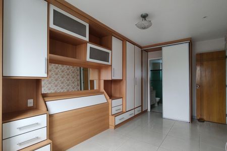 Apartamento à venda com 241m², 4 quartos e 2 vagas Apartamento à venda com 241m², 4 quartos e 2 vagasQuarto 4 - Suíte