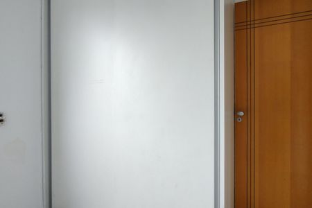 Apartamento à venda com 241m², 4 quartos e 2 vagas Apartamento à venda com 241m², 4 quartos e 2 vagasQuarto 3 - Armários