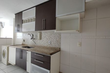 Apartamento à venda com 241m², 4 quartos e 2 vagas Apartamento à venda com 241m², 4 quartos e 2 vagasCozinha - Armários