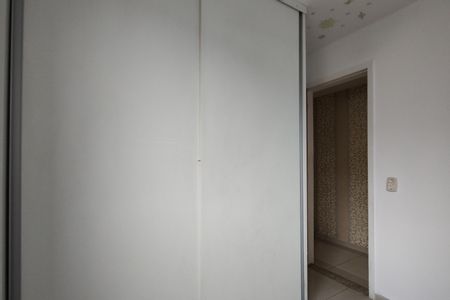 Apartamento à venda com 241m², 4 quartos e 2 vagas Apartamento à venda com 241m², 4 quartos e 2 vagasQuarto 3 - Armários