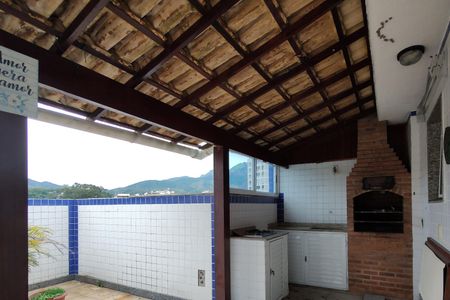 Apartamento à venda com 241m², 4 quartos e 2 vagas Apartamento à venda com 241m², 4 quartos e 2 vagasChurrasqueira