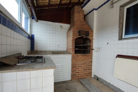 Apartamento à venda com 241m², 4 quartos e 2 vagas Apartamento à venda com 241m², 4 quartos e 2 vagasChurrasqueira