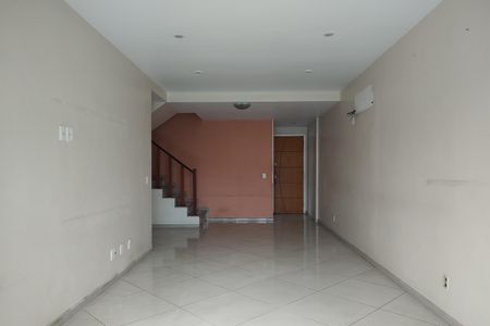 Apartamento à venda com 241m², 4 quartos e 2 vagas Apartamento à venda com 241m², 4 quartos e 2 vagasSala