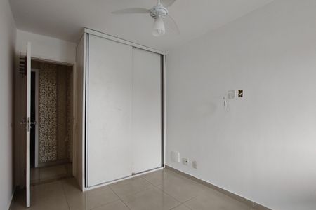 Apartamento à venda com 241m², 4 quartos e 2 vagas Apartamento à venda com 241m², 4 quartos e 2 vagasQuarto 1 - Armários