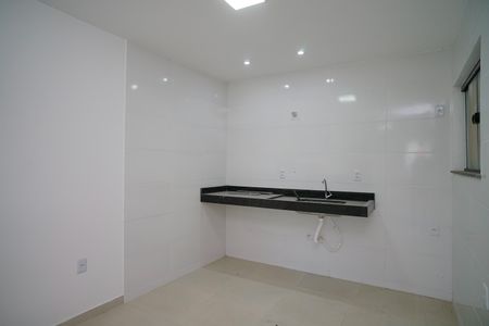 Cozinha de casa de condomínio para alugar com 2 quartos, 92m² em Itaipuaçu, Maricá