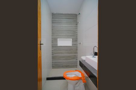 Casa de condomínio para alugar com 92m², 2 quartos e 1 vaga Casa de condomínio para alugar com 92m², 2 quartos e 1 vagaBanheiro do Quarto 1