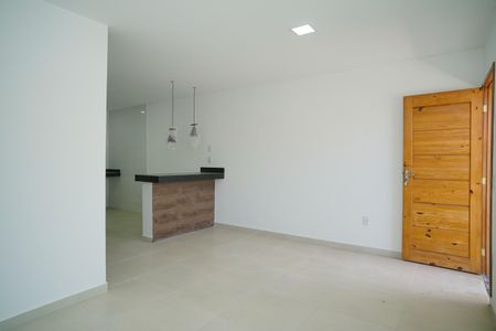 Sala de casa de condomínio para alugar com 2 quartos, 92m² em Itaipuaçu, Maricá