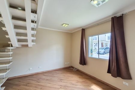 Sala de casa de condomínio para alugar com 2 quartos, 75m² em Nova Petrópolis, São Bernardo do Campo