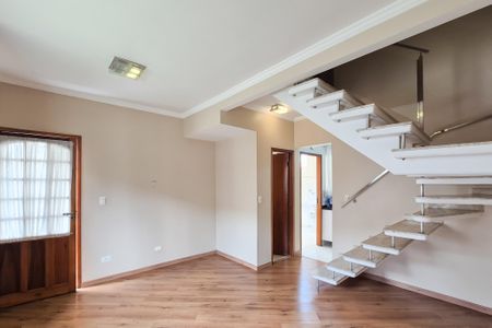 Sala de casa de condomínio para alugar com 2 quartos, 75m² em Nova Petrópolis, São Bernardo do Campo