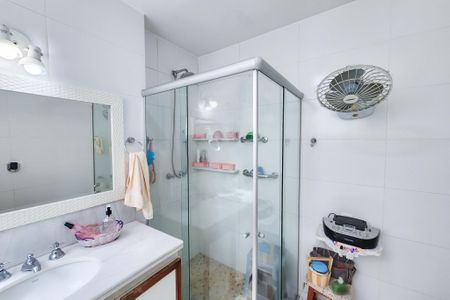 Apartamento à venda com 206m², 3 quartos e 1 vagaBanheiro 2