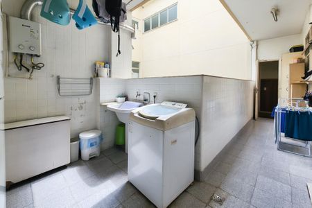 Apartamento à venda com 206m², 3 quartos e 1 vagaÁrea de Serviço 