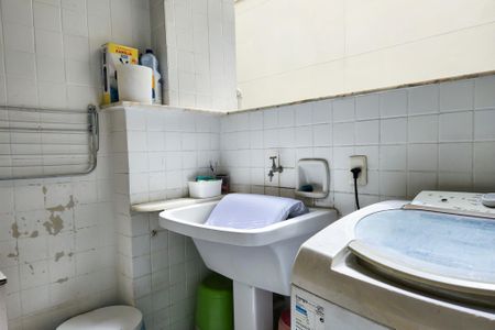 Apartamento à venda com 206m², 3 quartos e 1 vagaÁrea de Serviço