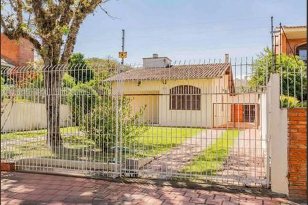 Casa à venda com 146m², 2 quartos e 5 vagas Casa à venda com 146m², 2 quartos e 5 vagasFachada