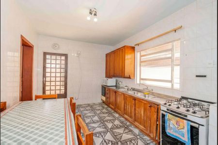 Casa à venda com 146m², 2 quartos e 5 vagas Casa à venda com 146m², 2 quartos e 5 vagasCozinha