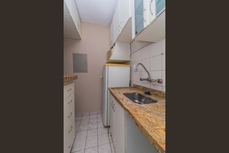 Cozinha  de apartamento à venda com 3 quartos, 72m² em São João, Porto Alegre