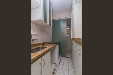 Cozinha  de apartamento à venda com 3 quartos, 72m² em São João, Porto Alegre