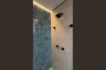 Apartamento à venda com 72m², 2 quartos e 2 vagas Apartamento à venda com 72m², 2 quartos e 2 vagasBanheiro da Suíte 1