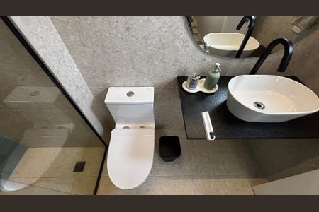 Apartamento à venda com 72m², 2 quartos e 2 vagas Apartamento à venda com 72m², 2 quartos e 2 vagasBanheiro da Suíte 1