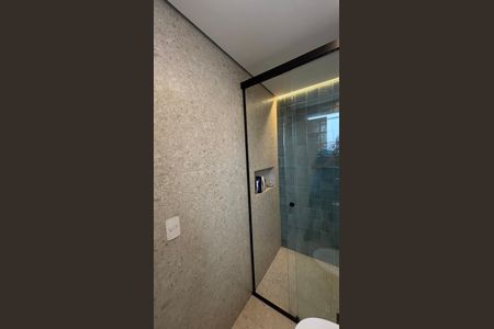 Apartamento à venda com 72m², 2 quartos e 2 vagas Apartamento à venda com 72m², 2 quartos e 2 vagasBanheiro da Suíte 1