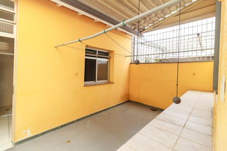 Casa para alugar com 100m², 2 quartos e 1 vagaQuintal