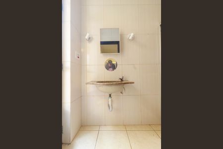 Casa para alugar com 100m², 2 quartos e 1 vagaEdícula - Banheiro