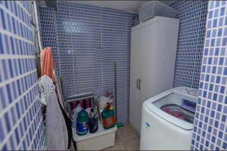 Casa à venda com 260m², 4 quartos e 1 vagaÁrea de Serviço