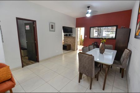 Casa à venda com 260m², 4 quartos e 1 vagaSala