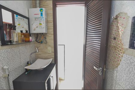 Casa à venda com 260m², 4 quartos e 1 vagaBanheiro 1