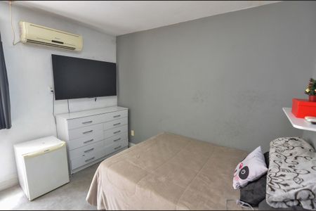 Casa à venda com 260m², 4 quartos e 1 vagaSuíte 1