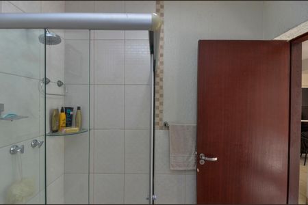 Casa à venda com 260m², 4 quartos e 1 vagaBanheiro 2
