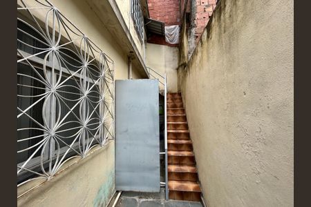 Casa para alugar com 80m², 2 quartos e sem vagaEntrada