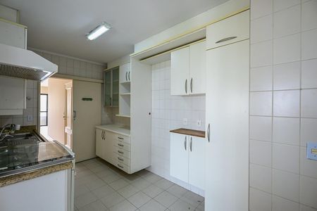 Apartamento à venda com 128m², 3 quartos e 2 vagasCozinha