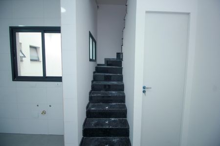 Apartamento para alugar com 85m², 2 quartos e 1 vagaEscada