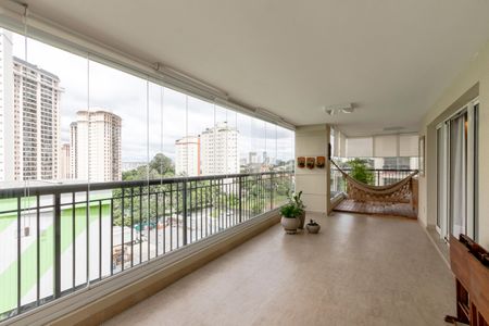 Apartamento à venda com 315m², 4 quartos e 4 vagasVaranda