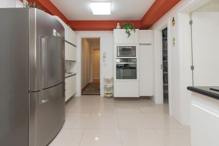 Apartamento à venda com 315m², 4 quartos e 4 vagasCozinha