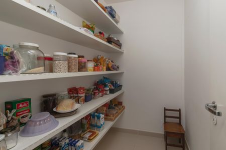 Apartamento à venda com 315m², 4 quartos e 4 vagasDespensa