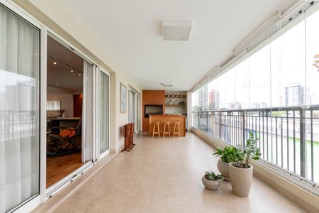 Apartamento à venda com 315m², 4 quartos e 4 vagasVaranda