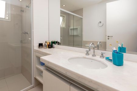 Apartamento à venda com 315m², 4 quartos e 4 vagasBanheiro da Suíte 3