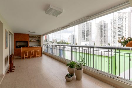 Apartamento à venda com 315m², 4 quartos e 4 vagasVaranda