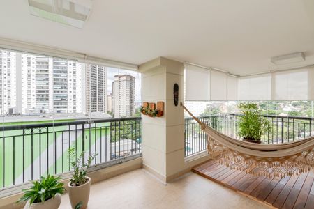 Apartamento à venda com 315m², 4 quartos e 4 vagasVaranda