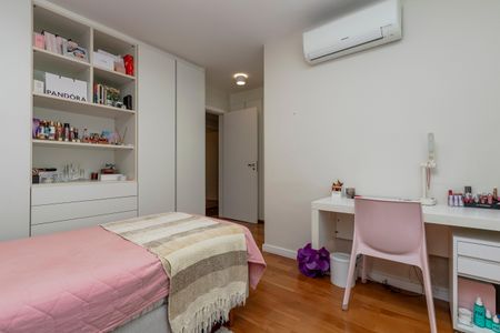 Apartamento à venda com 315m², 4 quartos e 4 vagasSuíte 2